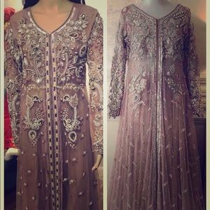 New gown dress small size in 200$